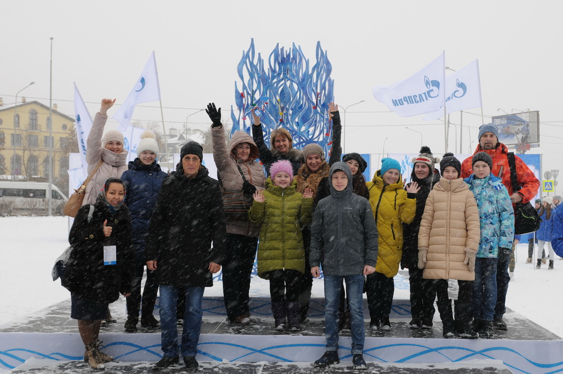 Одной из первых делегаций, которую встретил ДК "Нефтяник", стала команда ООО "Газпром трансгаз Санкт-Петербург"