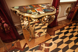 Мозаичный консольный стол в Стеклярусном кабинете