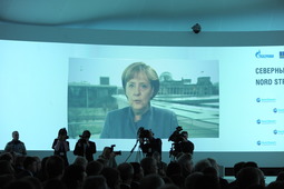 С видеоприветствием к участникам мероприятия обратилась Федеральный канцлер Германии Ангела Меркель (фото ОАО «Газпром»)