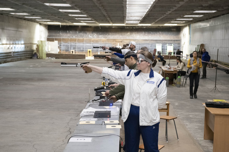 Во время соревнований по пулевой стрельбе среди команд компаний Группы Газпром
