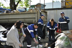Уборка мусора в Центре спасения диких животных