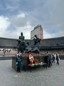 Монумент героическим защитникам Ленинграда на площади Победы