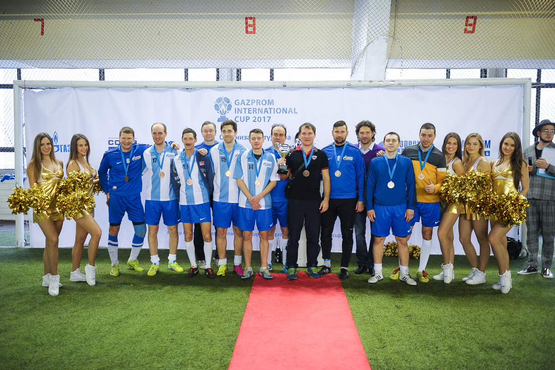 Команда ООО «Газпром трансгаз Санкт-Петербург» во время церемонии награждения