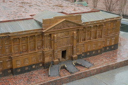 Модель Михайловского замка