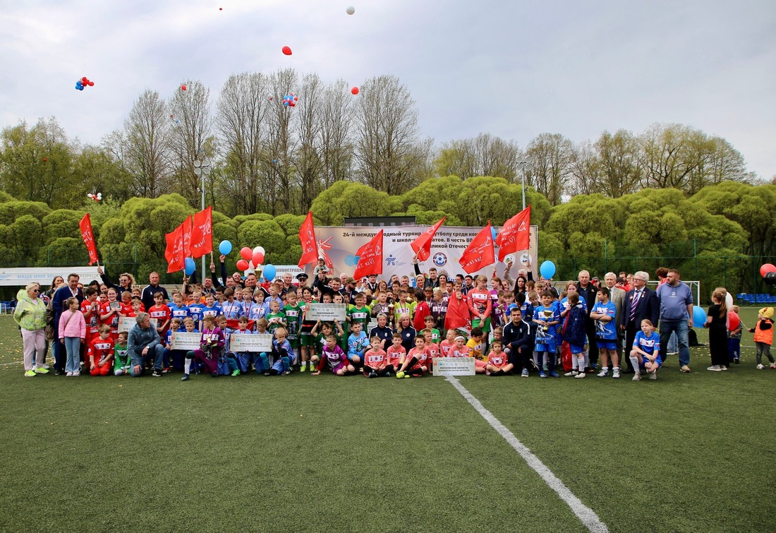 В течение трех игровых дней юные футболисты 10-11 лет боролись за победу