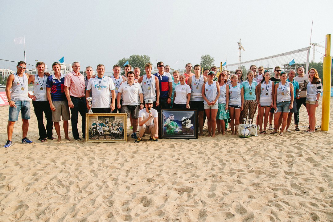Участники турнира «Beach ЗЕНИТ Volley»