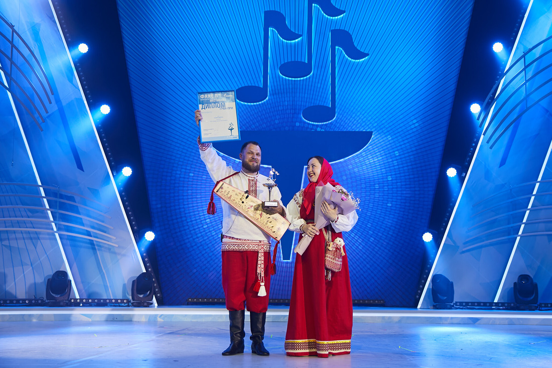 Дуэт «СмоРодина», обладатели Гран-при фестиваля в старшей возрастной категории
