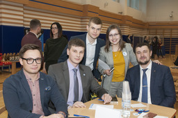 Команда "Досрочный ответ" и член Координационного молодежного совета ПАО "Газпром" Дарья Папахова