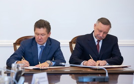 Алексей Миллер и Александр Беглов во время подписания