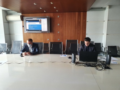 Артем Савинский (слева) и Олег Дацюк (справа) во время онлайн-стажировки специалистов корпорации "Петровьетнам"
