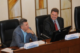 Виктор Сивоконь и Аркадий Круглов во время конференции