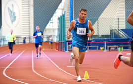 Станислав Дементьев на дистанции 3000 м